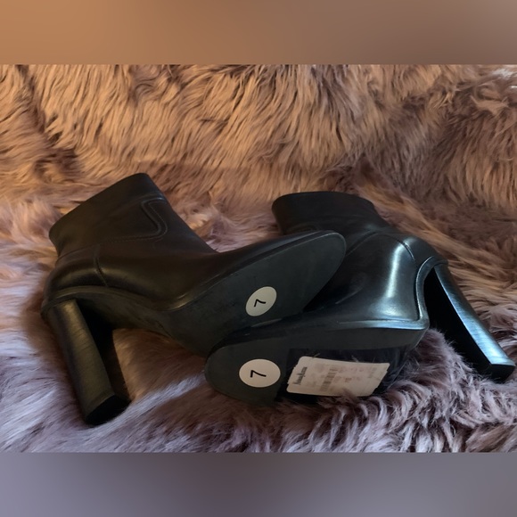 Saint Laurent Black Leather Ankle Boots Size 7 - Picture 3 of 4